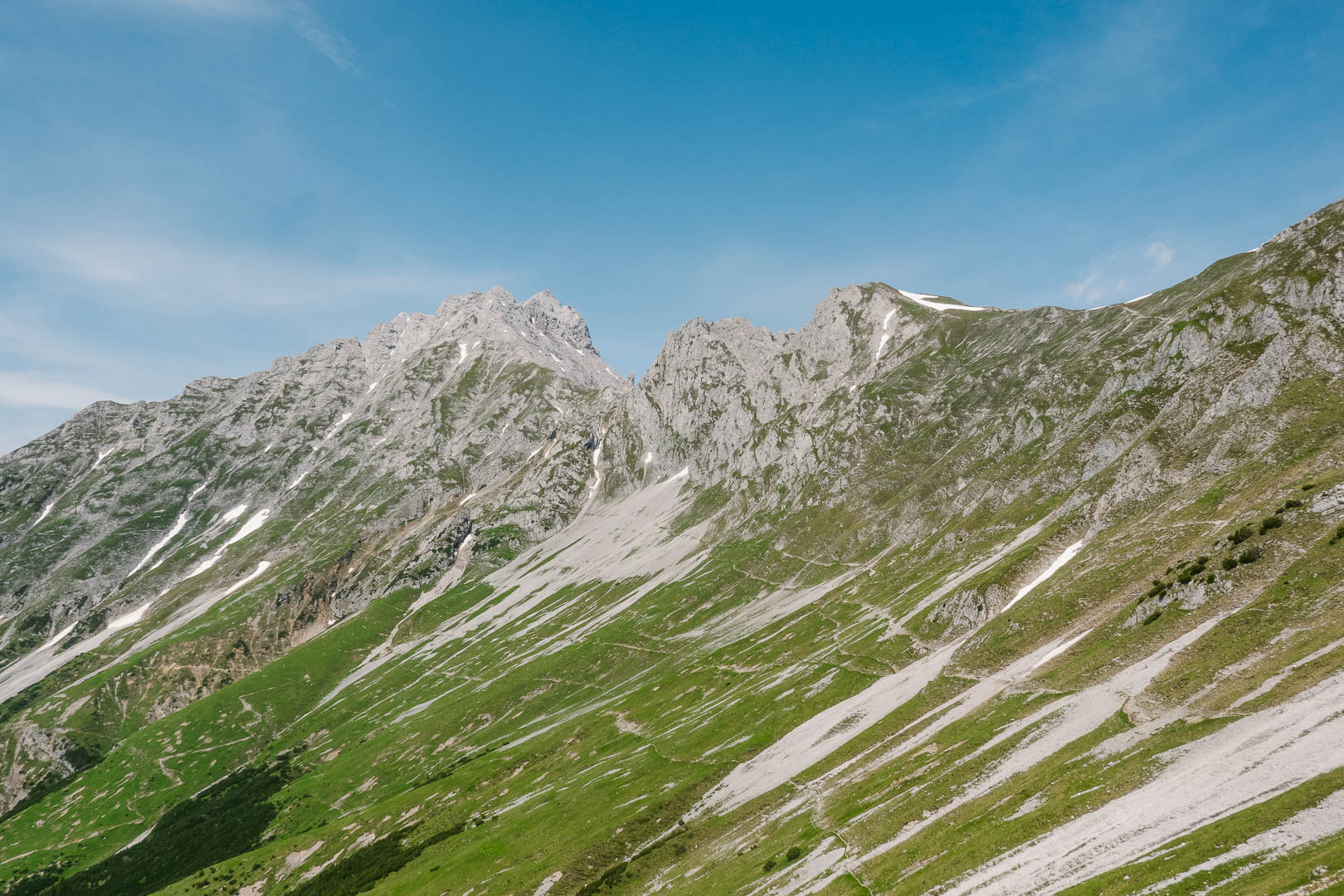 Looking back at Frau Hitt Sattel from the Brauneggsteig path